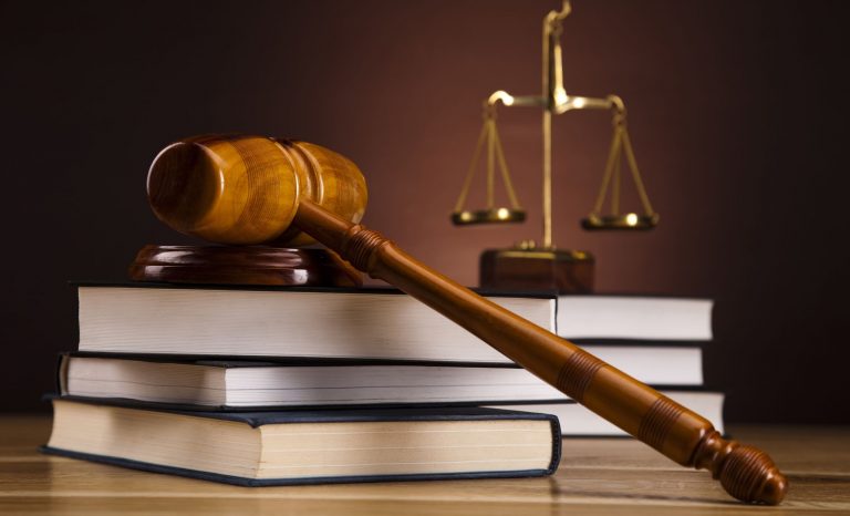 Como estudar legislação para concursos da carreira tribunal?